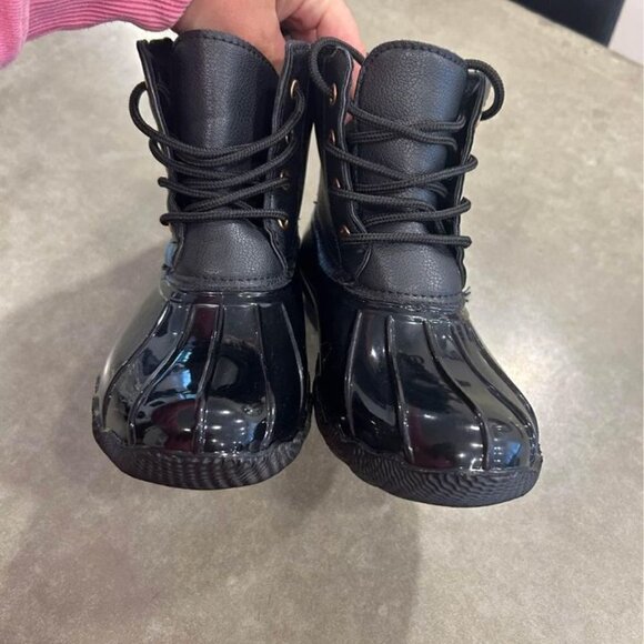 Girls duck boots/rain boots. Super cute! Black. Size 4. Warm/waterproof. - Picture 9 of 10